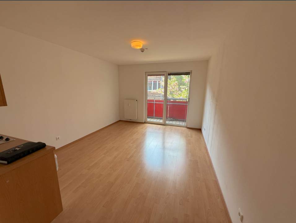 Günstige 1-Zimmer-Wohnung mit Balkon ab August verfügbar