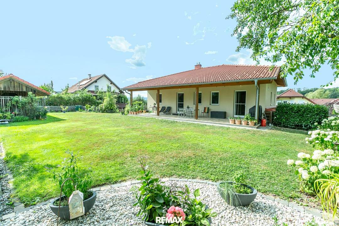 Großzügiges Einfamilienhaus in ruhiger Grünlage!