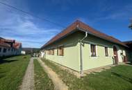 Romantischer, modernisierter & exklusiver Vierkanthof mit ebenem Grundstück ideal für Selbstversorger!