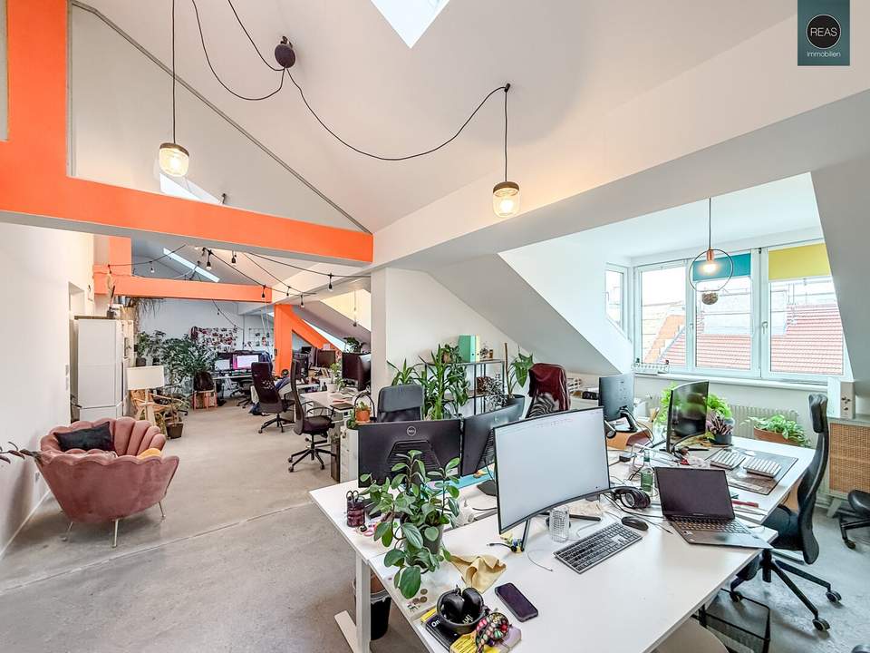 Stylisches Maisonette - Büro mit atemberaubender Dachterrasse nahe Naschmarkt! Garagen verfügbar!