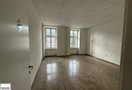 Ganzes Haus zu mieten: 1 Geschäftslokal, 1 Büro, 2 Wohnungen nahe U1