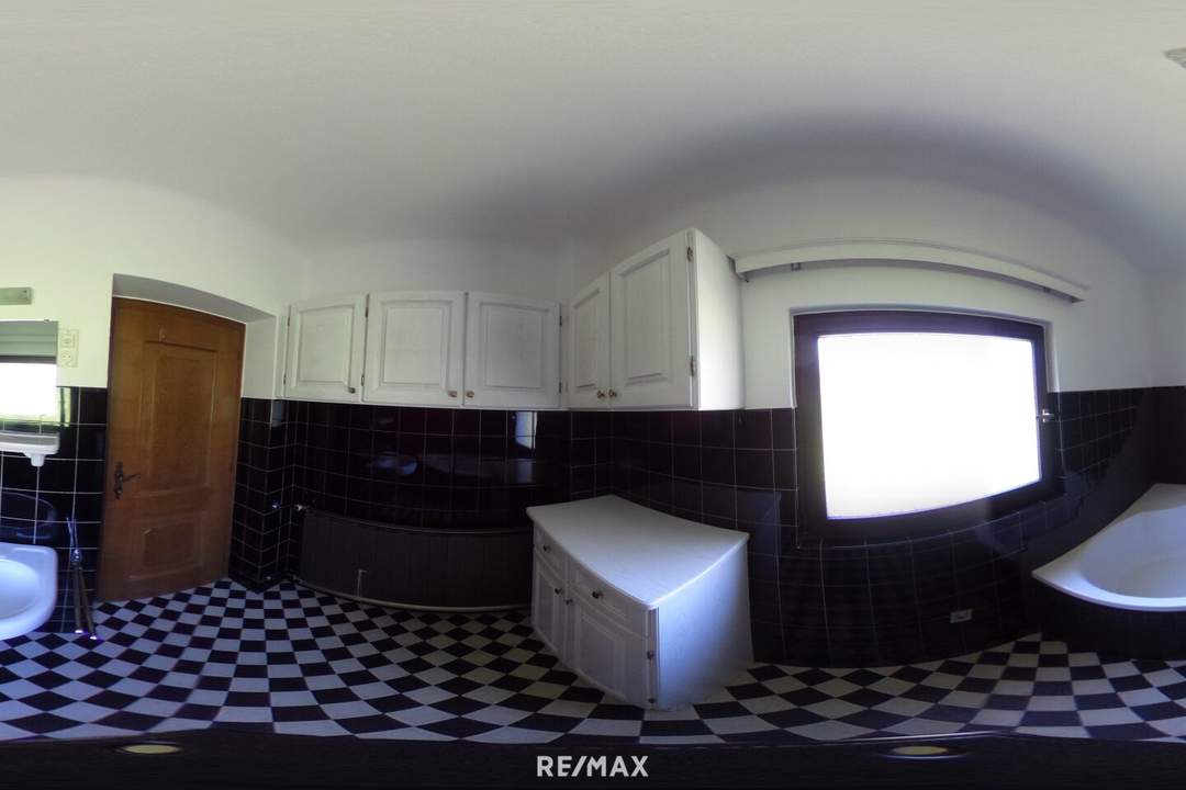 Großes Einfamilienhaus in zentraler Lage - Nur 25 Min. von Graz!