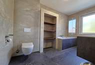 TOPCHANCE! SCHLÜSSELFERTIGER ZIEGEL-NEUBAU. ZAHLREICHE EXTRAS! EXQUISITE TEILMÖBLIERUNG VON SCHÜLLER-KÜCHEN UND BURGBAD.