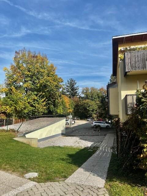Ruhige barrierefreie 2-Zimmer-Wohnung mit Garten und Parkplatz – Ihr neues Zuhause !