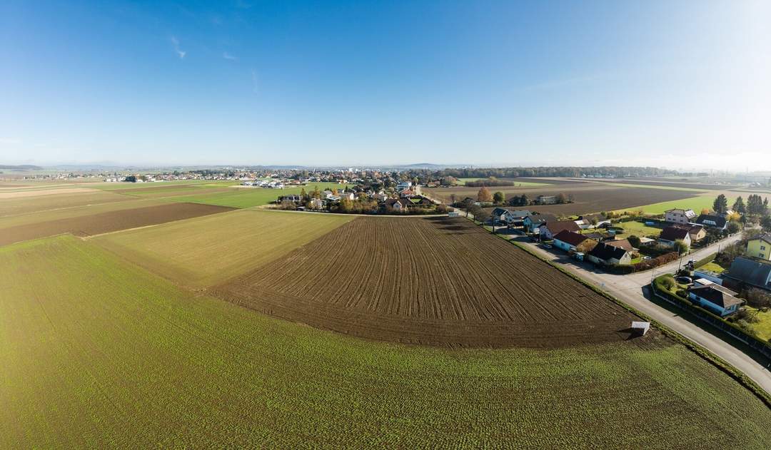 GRUNDSTÜCK &amp; BAUBEWILLIGTES PROJEKT ZUR SOFORTIGEN UMSETZUNG