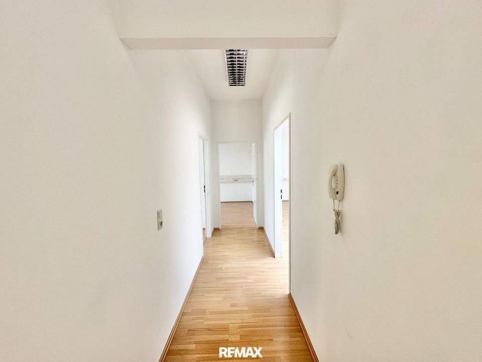 Büro mit mehreren Räumen, Empfang und angenehmer Arbeitsatmosphäre!
