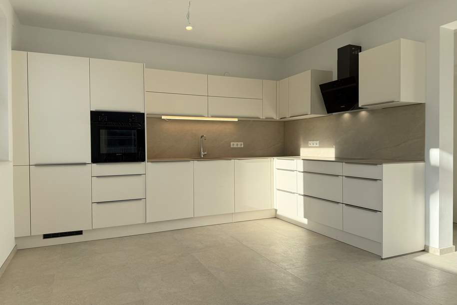 Exklusiver Erstbezug: Dachterrasse mit Wien-Blick, Stellplätze inkl. E-Lade, Garten/Terrasse u. v. m.!, Haus-miete, 2.497,00,€, 2344 Mödling