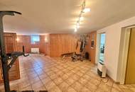 Großzügiges Wohnhaus mit Pool, Heimkino und Sauna in ruhiger Lage!