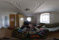 Sanierungsbedürftiges Mehrfamilienhaus mit großem Grundstück in Stadtlage Knittelfeld