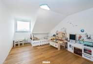 Familienparadies samt Pool und 4 Garagen in Gössendorf!