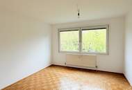 Gepflegte Wohnung mit Loggia, Grünblick, 2 KFZ Stellplätze und idealer Anbindung | ZΞLLMANN IMMOBILIEN