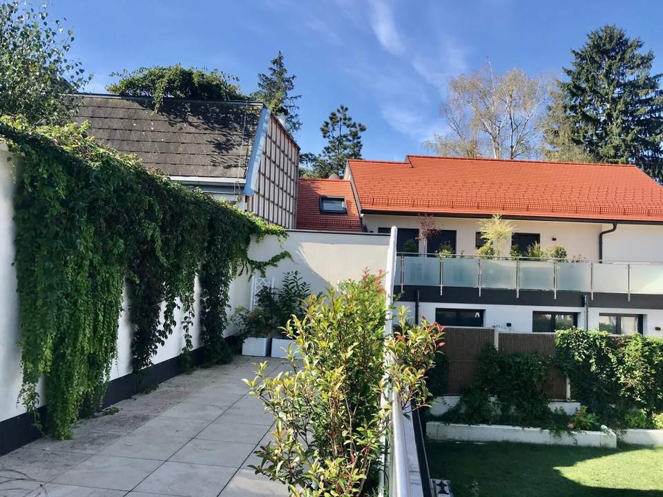 SONNIGES &amp; MODERNES TERRASSENAPARTMENT IN DREIPARTEIENHAUS