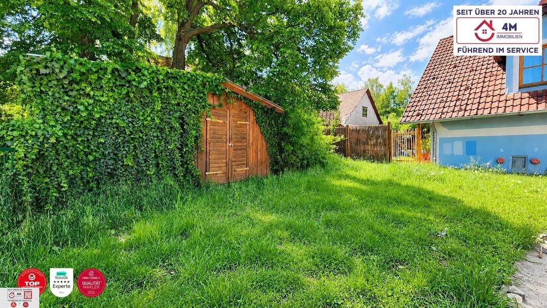 *Wohnen im Grünen* Generalsanierte 2-Zimmer-Gartenwohnung
