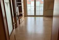 3 Zimmerwohnung & Balkon & Parkplatz
