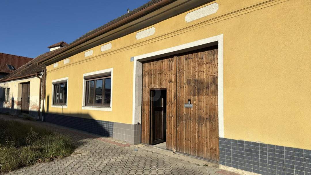 TEILSANIERT MIT GROSSEM SONNIGEN GARTEN U. STADL - 2 ZUFAHRTEN