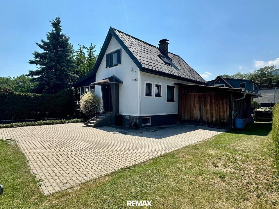 Haus mit großer Terrasse und wunderbarem Garten