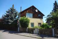 ÄLTERES HAUS - GROSSER GARTEN - SCHEUNE - SCHUPPEN - RUHELAGE