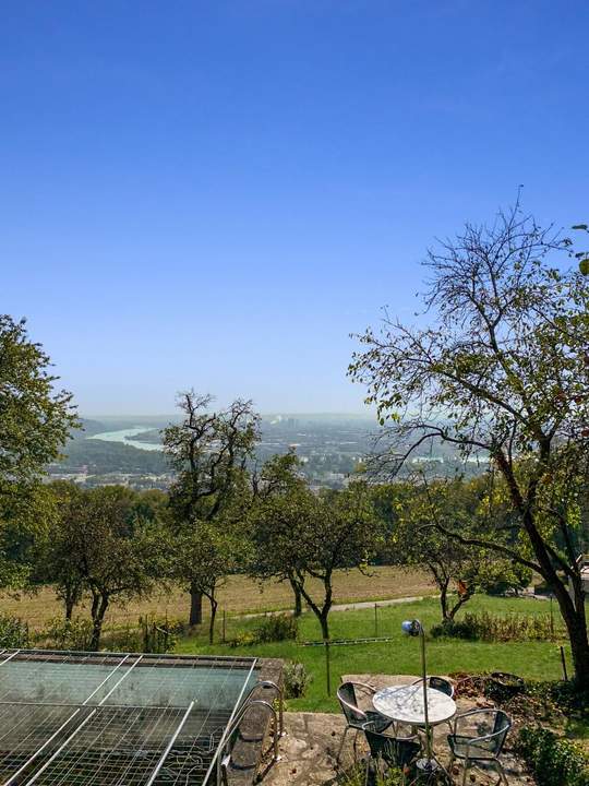 Traumhaftes Grundstück mit Altbestand &amp; einer sensationellen Aussicht auf Linz und darüber hinaus!