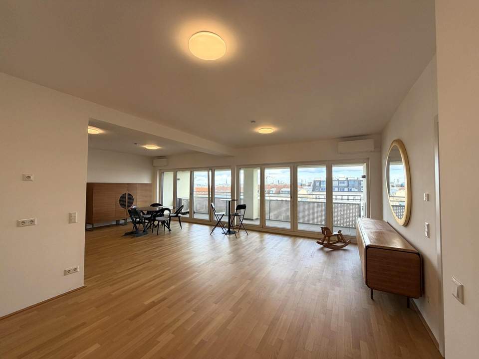 4 Schlafz. und ein großes Wohnzimmer der gehobenen Klasse, inkl. 2 PP // 4 bedr. and a large, upscale living, including 2 parking spaces //