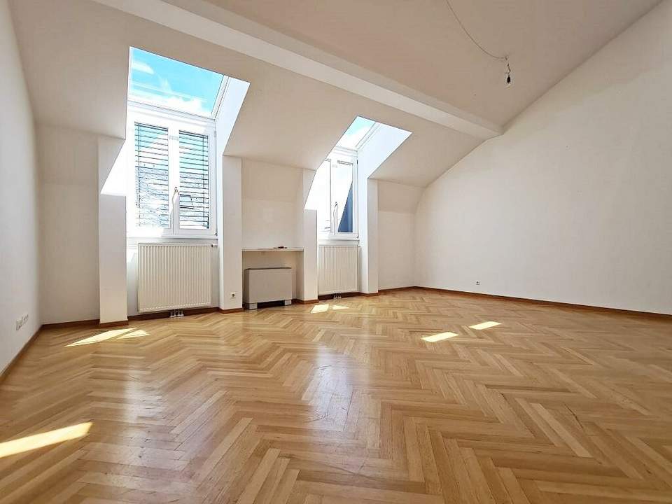 BÖRSE-NÄHE, GONZAGAGASSE, klimatisiertes 122 m2 Dachgeschoss mit 8 m2 Terrasse, 3 Zimmer, Komplettküche, 2 Bäder, Parketten
