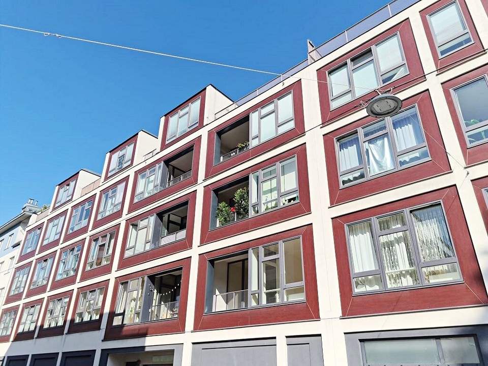 HILSCHERGASSE, UNBEFRISTET, 64 m2 Altbau inkl. 5 m2 Loggia, 2 Zimmer, Komplettküche, Wannenbad, Parketten, 3. Liftstock, gefördert