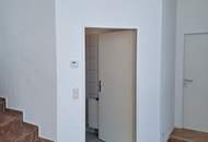 Loftartiges Büro mit großen Fenstern und einer Terrasse - ideal als Atelier oder Studio