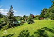 Beeindruckende Villa mit gepflegtem Garten und Pool