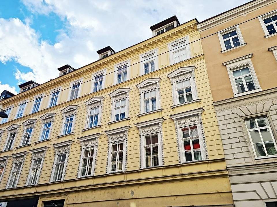 KETTENBRÜCKENGASSE, U4-Nähe, 62 m2 Dachgeschoß, 2 Zimmer, Küche, Wannenbad, Parketten, Naschmarkt-Nähe