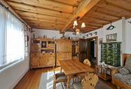 Ruhig gelegenes Einfamilienhaus mit Garage und Nebengebäuden