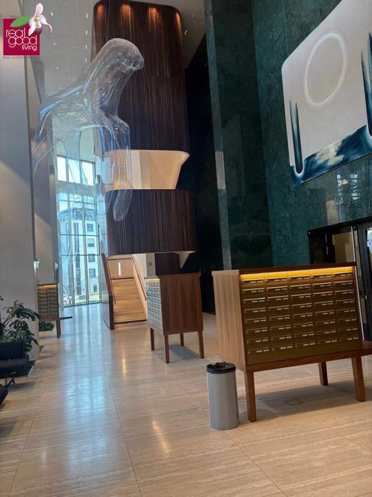 Möblierte 3-Zimmer-Wohnung im Helio Tower – Top-Lage, traumhafter Blick, inkl. Gym ++++