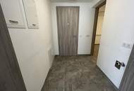 UNBEFRISTETES Eck-Geschäftslokal/-Büro direkt gegenüber Gymnasium Zehnergasse