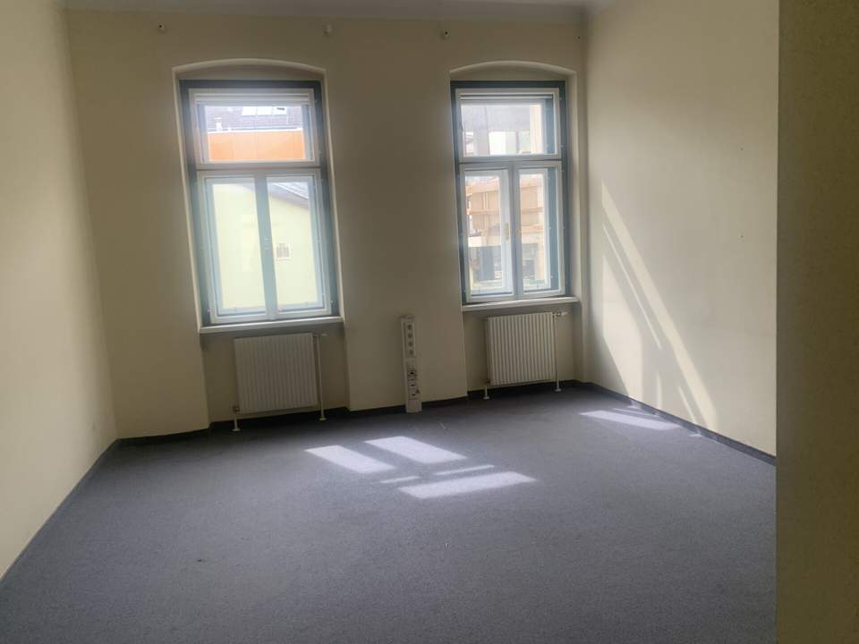 Großes Büro im Zentrum! Oder auch gerne Ihre Praxis!