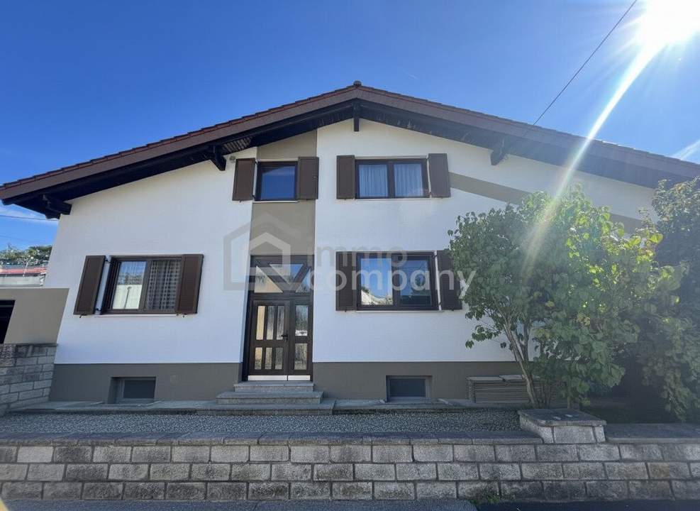 Zweifamilienhaus zwischen Linz und Wels mit Garten und Pool