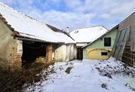 Sanierungsbedürftiges Stadt-/Winzerhaus mit großem Weinkeller in Weißenkirchen