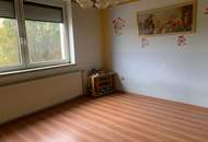 In Abwicklung! Geräumiges Miethaus , auch für zwei Familien geeignet.