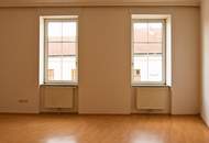 HISTORISCHE WOHNUNG &amp; VIEL PLATZ! 3-Zimmerwohnung-Top 4!