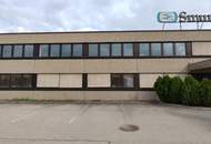 Halle mit Büro
