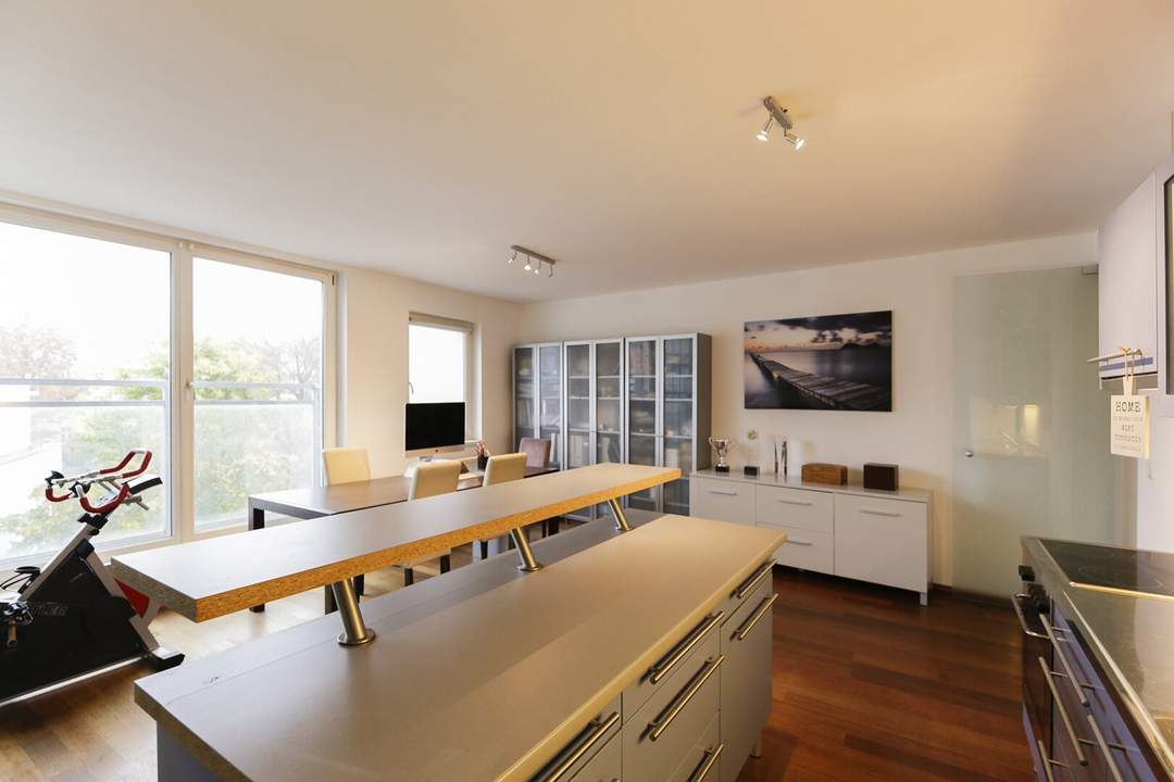 Lazarettgasse - 2 Zimmer DG-Wohnung zu vermieten