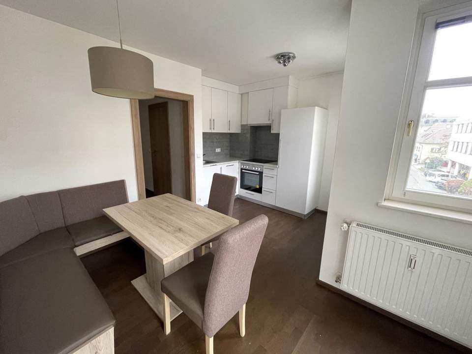 Zur Miete: Möblierte Kleinwohnung in der Innenstadt