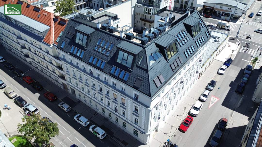 Wunderschöner Altbaustil. Hochwertigst sanierte Erstbezugswohnung mit guter Anbindung. - WOHNTRAUM