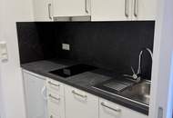 Topsaniertes Büro mit Vorgarten und Garage