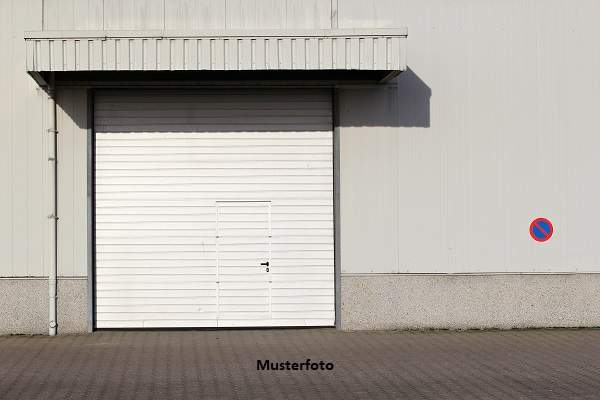 Werkshalle mit Verbindungs- und Mittelbau