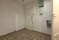 Sanierungsbedürftig + Altbau + 1 Zimmer + separate Küche + Erdgeschoß