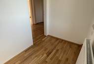 Exklusive Luxus-Singlewohnung in Steyr-Münichholz: frisch saniert, hochwertig ausgestattet, lichtdurchflutete Wohnräume und herrlicher Grünblick – inklusive Abstellraum, der sich ideal als Ankleidezimmer nutzen lässt!