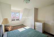 Zentrumsnah wohnen, Ruhe genießen – 3-Zimmer-Dachgeschoß-Wohnung mit Gartenblick