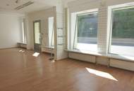 Perfekte Sichtbarkeit - Geschäftslokal / Büro mit großer Auslagenfront !