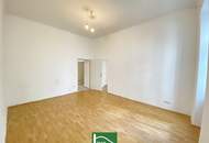 Sechshaus - Innenhofausrichtung und 5 Gehminuten zu U4 und U6! Helle Altbau-Wohnung mit 2 oder 3 Zimmern - JETZT ANFRAGEN