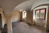 Historisches Haus mit großem Garten