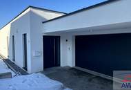 TOLLER Neuwertiger Bungalow mit Doppelgarage in ländlicher Lage!