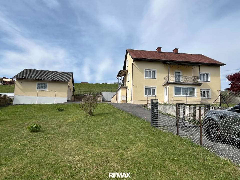 Wohnhaus mit viel Platz und großem Grundstück in schöner, ruhigen Umgebung